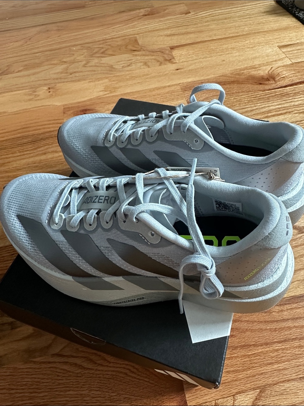 adidas Adizero Evo SL
Silver Metallic (GS) New in Box - Picture 4 of 4